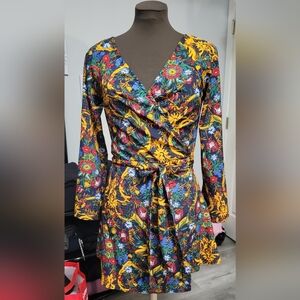 Undranded Medium Mini Dress Or Long Wrap Top - Multicolored